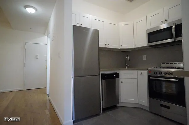 Rented by Corcoran | media 18