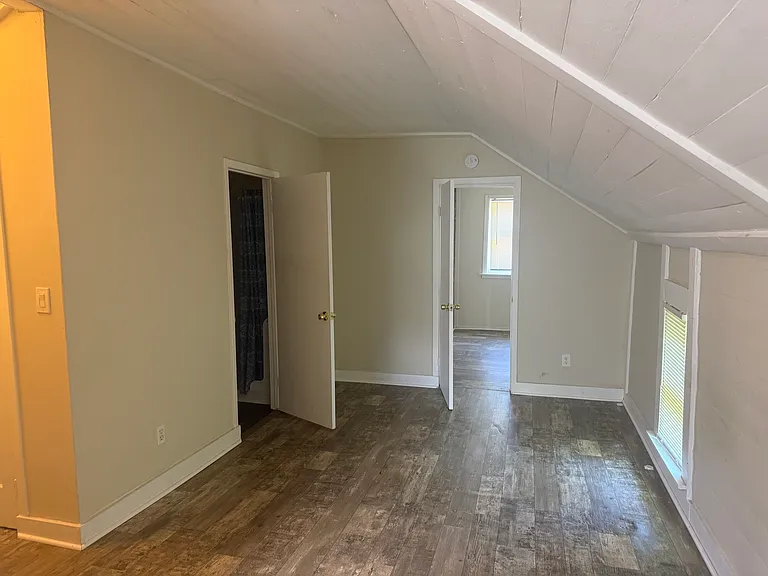 116-118 N Main St N #B — Photo 7