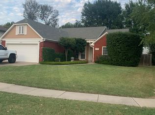 1421 Castlebay St, Norman, OK 73071