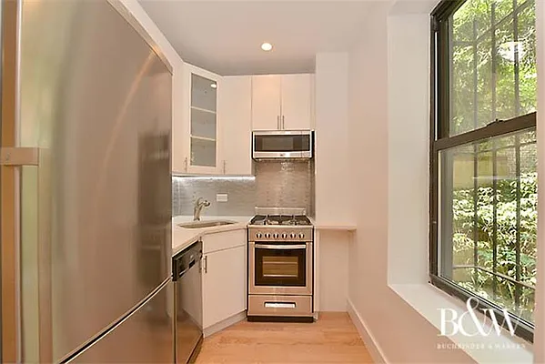 Rented by Buchbinder & Warren | media 18