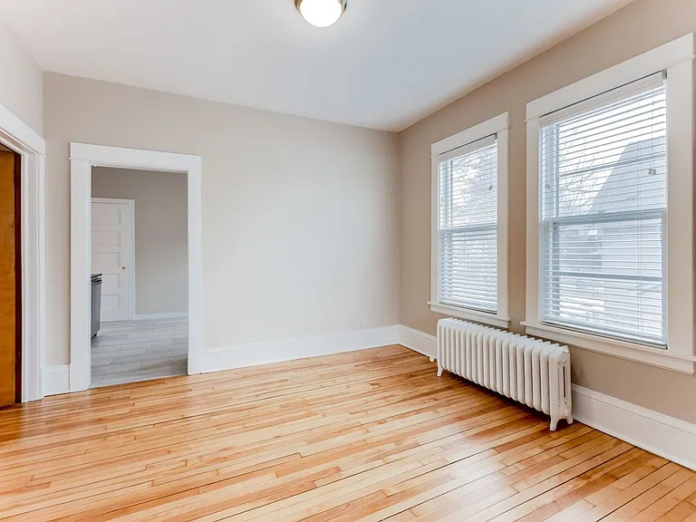 273 W Sturgis St — Photo 2