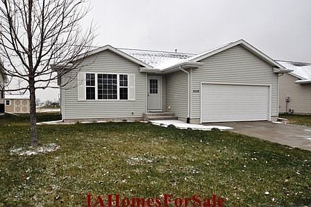 8008 Westfield Dr NE