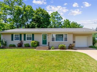 709 Grant Wood Dr SE, Cedar Rapids, IA 52403