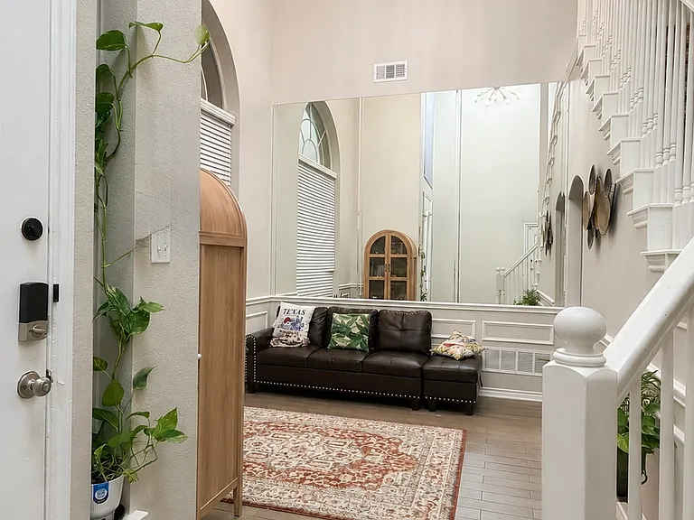 Sierra Ln — Photo 3
