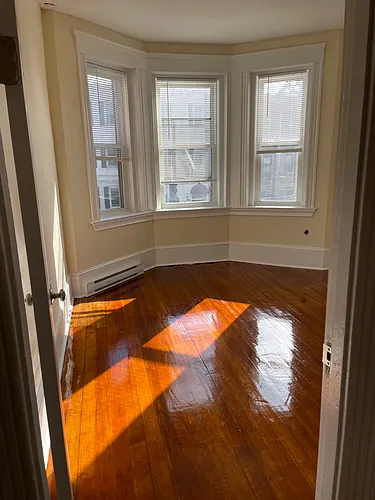 895 Huntington Ave #4 Photo 1