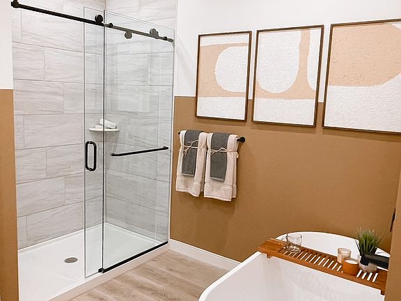 Soaking Tub & Shower in all 2- and 3-Bedroom Units