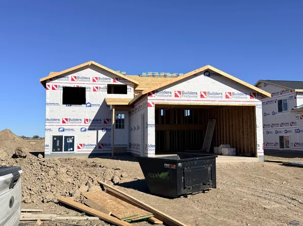 3984 McIntosh Ln, Rapid City, SD 57703