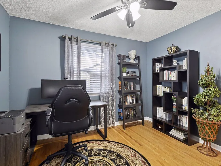 871 Lexington Pkwy S — Photo 14