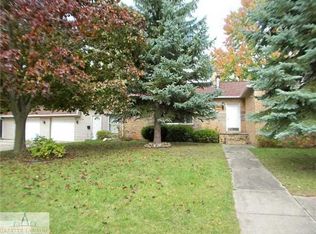 1400 W Maple St, Lansing, MI 48915