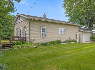 2495 E Gordonville Rd, Midland, MI 48640