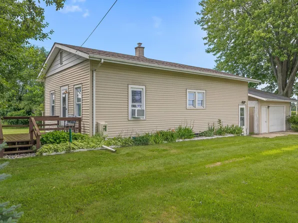 2495 E Gordonville Rd, Midland, MI 48640