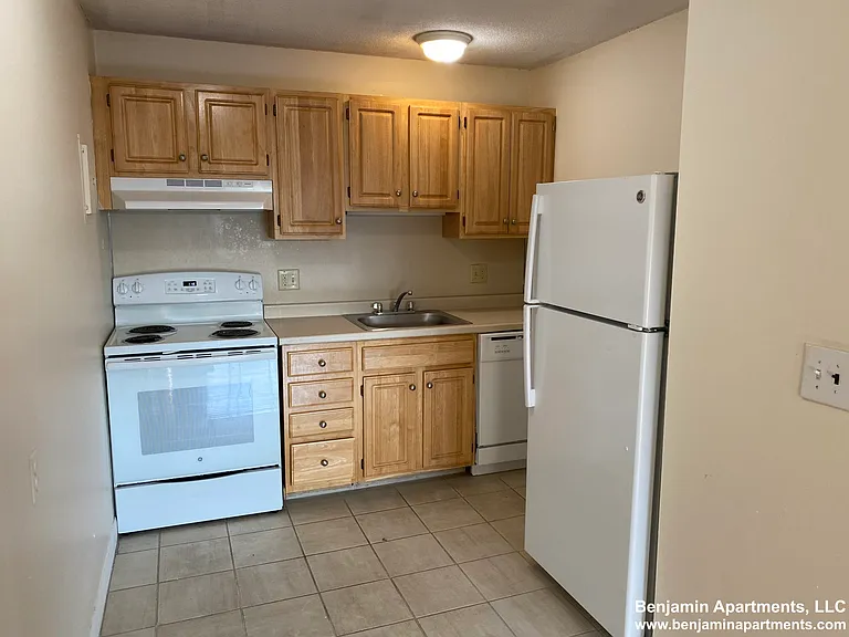90 Gardner St #18 — Photo 1