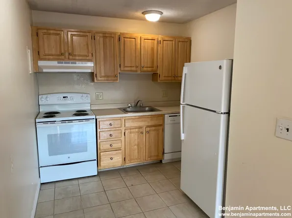 90 Gardner St, Allston, MA