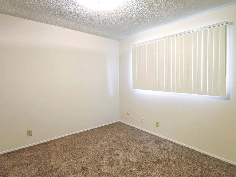 1575 Oak Apartment Homes — Photo 26