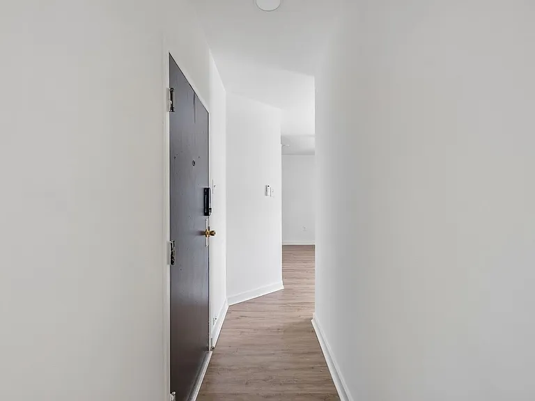 The Corinthian — Photo 103