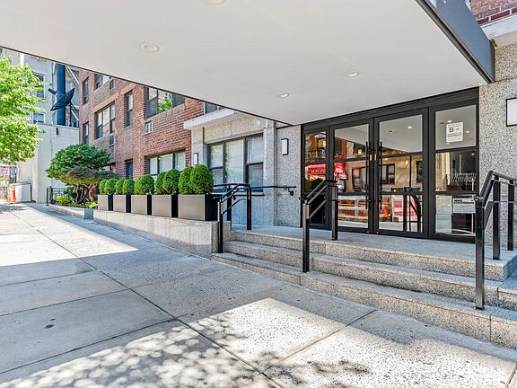 3rd image of 405 E 63rd St APT 6A