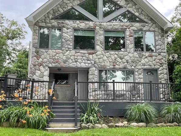 285 Indian Trl, Columbiaville, MI 48421