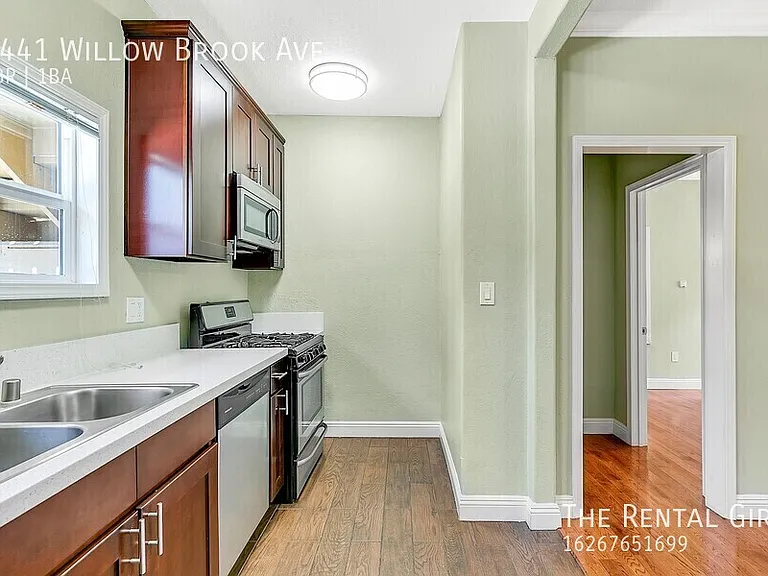 4441 Willow Brook Ave — Photo 3