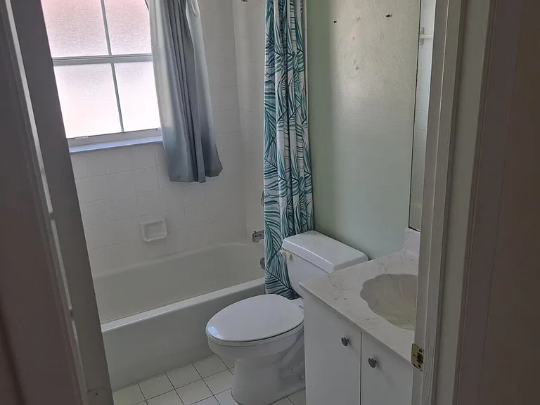 7306 NW 1st Mnr — Photo 12