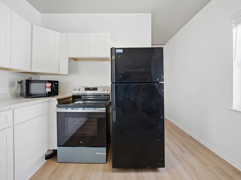 605 Dinwiddie St #B — Photo 10
