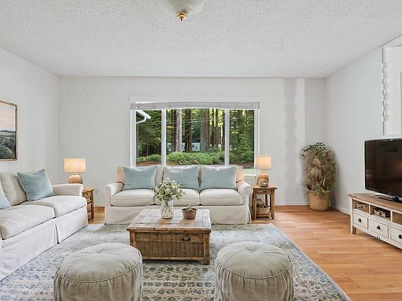 4th image of 191 Turnbull Ln