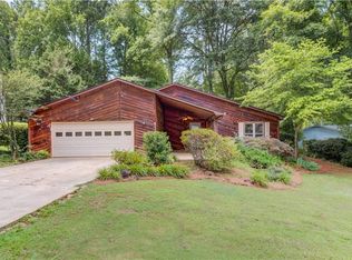 498 Candlewick Ln, Lilburn, GA 30047