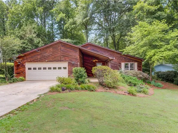 498 Candlewick Ln, Lilburn, GA 30047