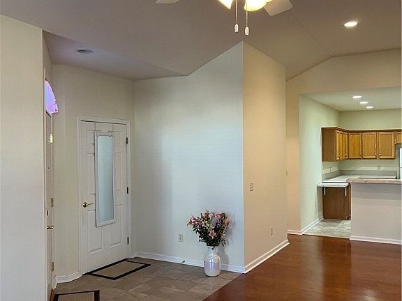 4th image of 4780 Cobblestone Dr