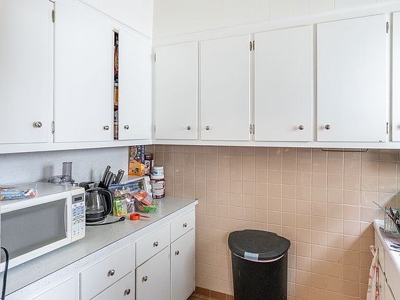 4th image of 59 Derby St #1