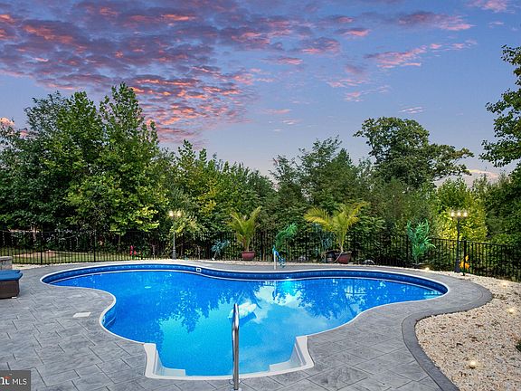 4th image of 601 Monticello Dr