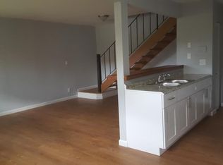 822 W Tiffany Dr APT 3, Mangonia Park, FL 33407
