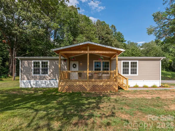 15 Joe Davis Rd, Sylva, NC 28779