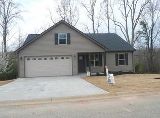 233 Basswood Dr, Roebuck, SC 29376