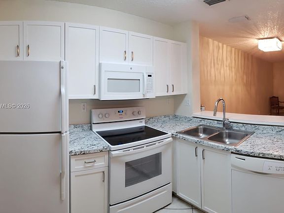 3rd image of 17606 SW 139th Ct