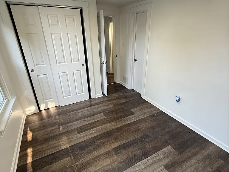 332 S 9th St — Photo 15