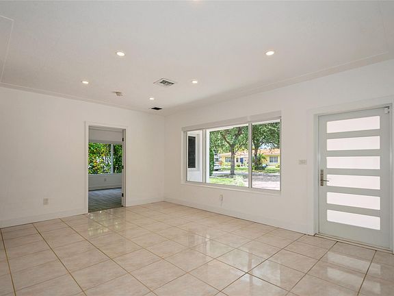 3rd image of 338 NW 111th Terrace