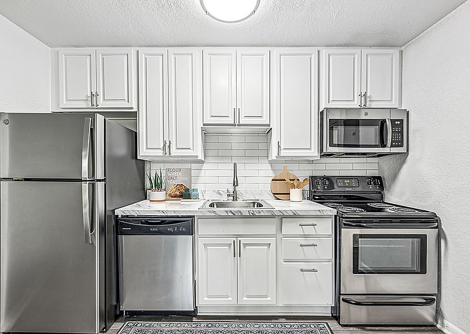 1st image of 4755 N Goldenrod Rd #4849-4849B