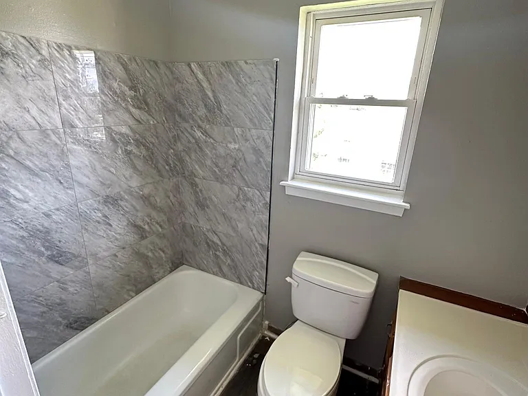 2402 Annette St — Photo 8