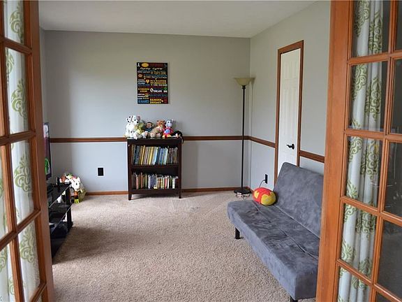 4th image of 20263 Beechwood Ln