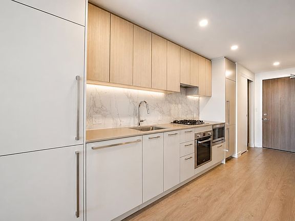 5th image of 6468 Willingdon Ave #3807
