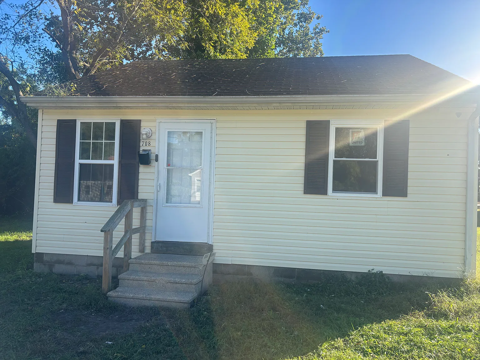 2 bed, 700 sqft, $1,200 — Photo 1