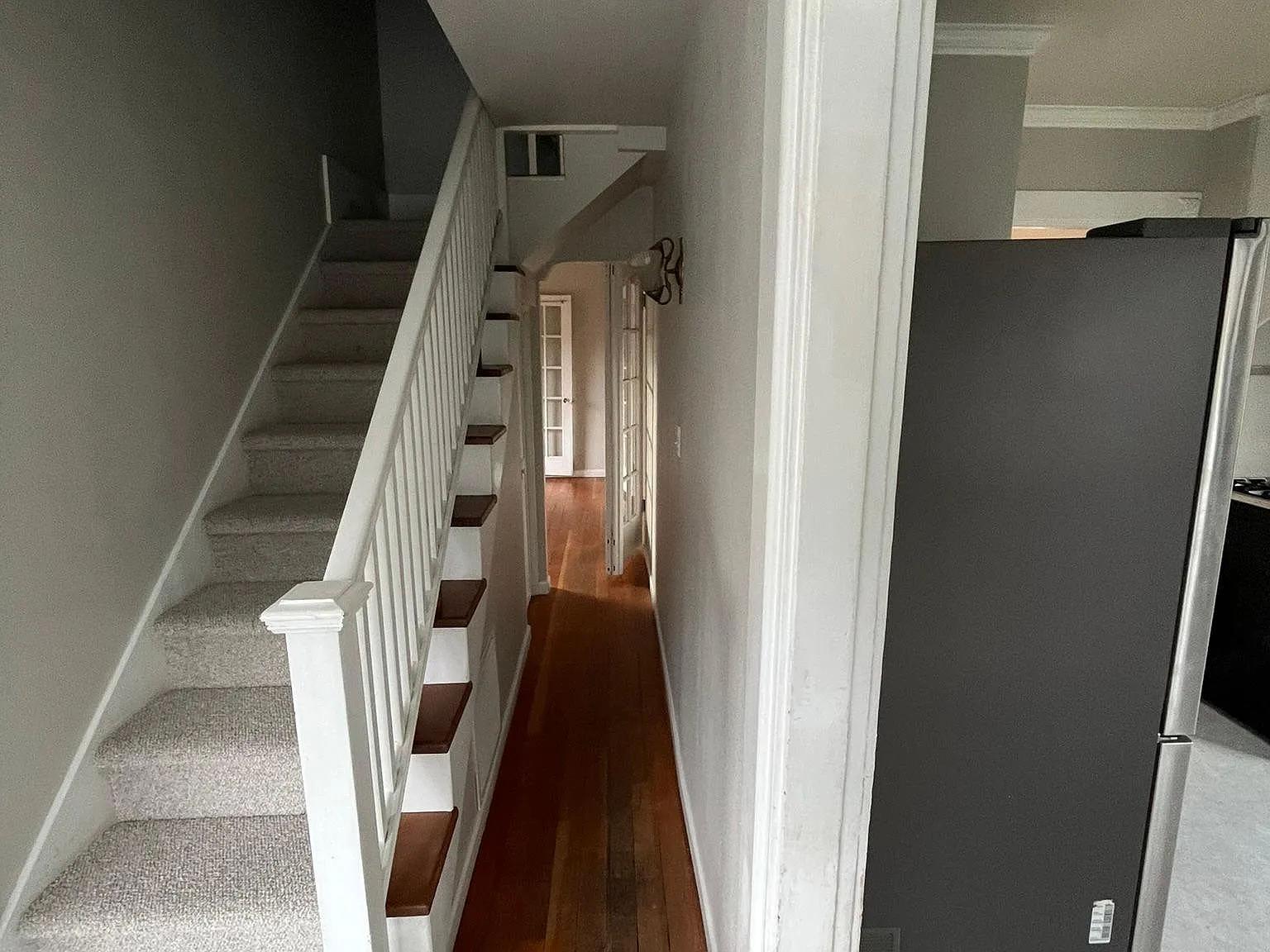 114 Sydney Ave N — Photo 4