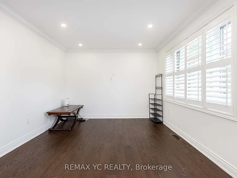 77 Talbot Rd — Photo 7
