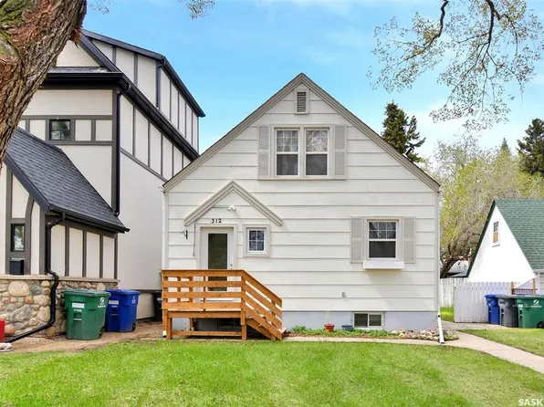 312 McKinnon AVENUE S, Saskatoon, SK S7N 1J6