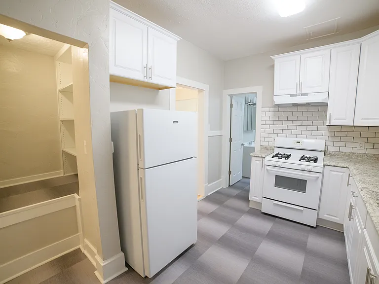 112 12th St N #118 — Photo 21