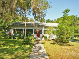 264 2nd St, Geneva, FL 32732
