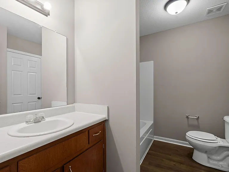 504 Patriot Park Ct — Photo 16