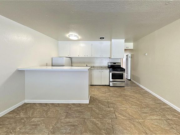 5th image of 380 Euclid Ave #15