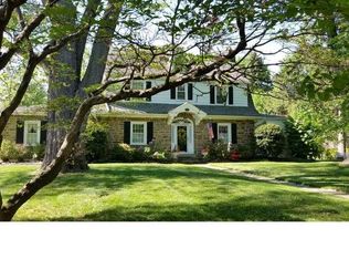 520 Paxon Hollow Rd, Broomall, PA 19008
