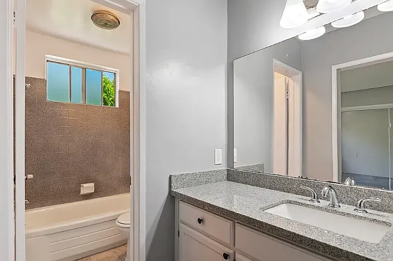 1 bed, 550 sqft, $1,895 — Photo 3